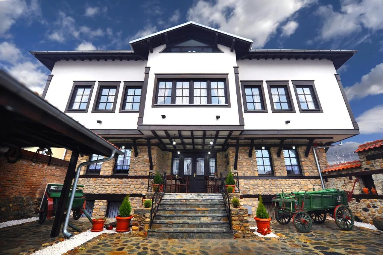 Hotel Theatre — บิโตลา