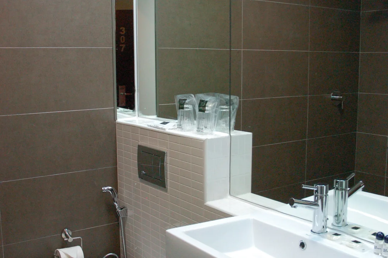 Hotel Tivoli Maputo — rooms and atmosphere