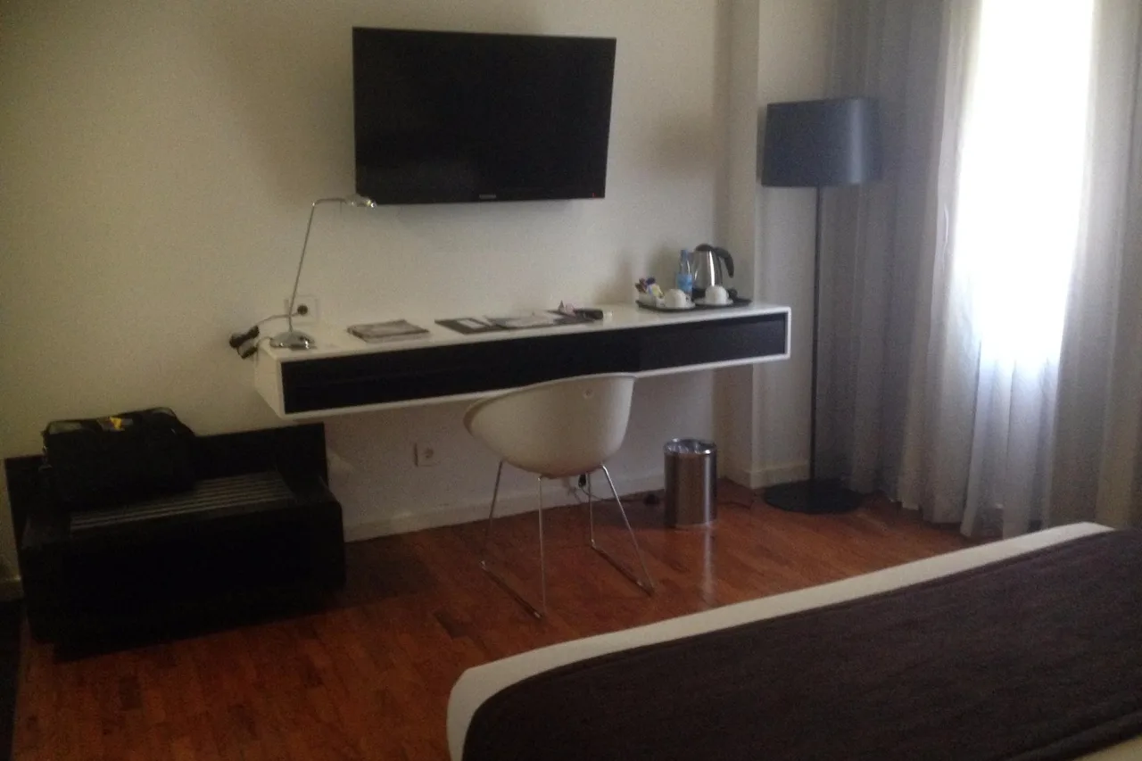 Hotel Tivoli Maputo — rooms and atmosphere