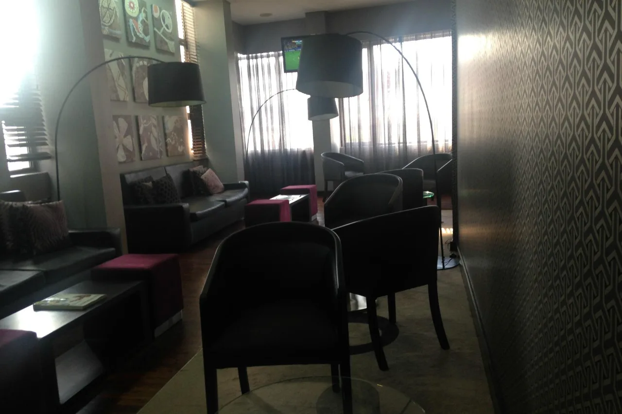 Hotel Tivoli Maputo — rooms and atmosphere