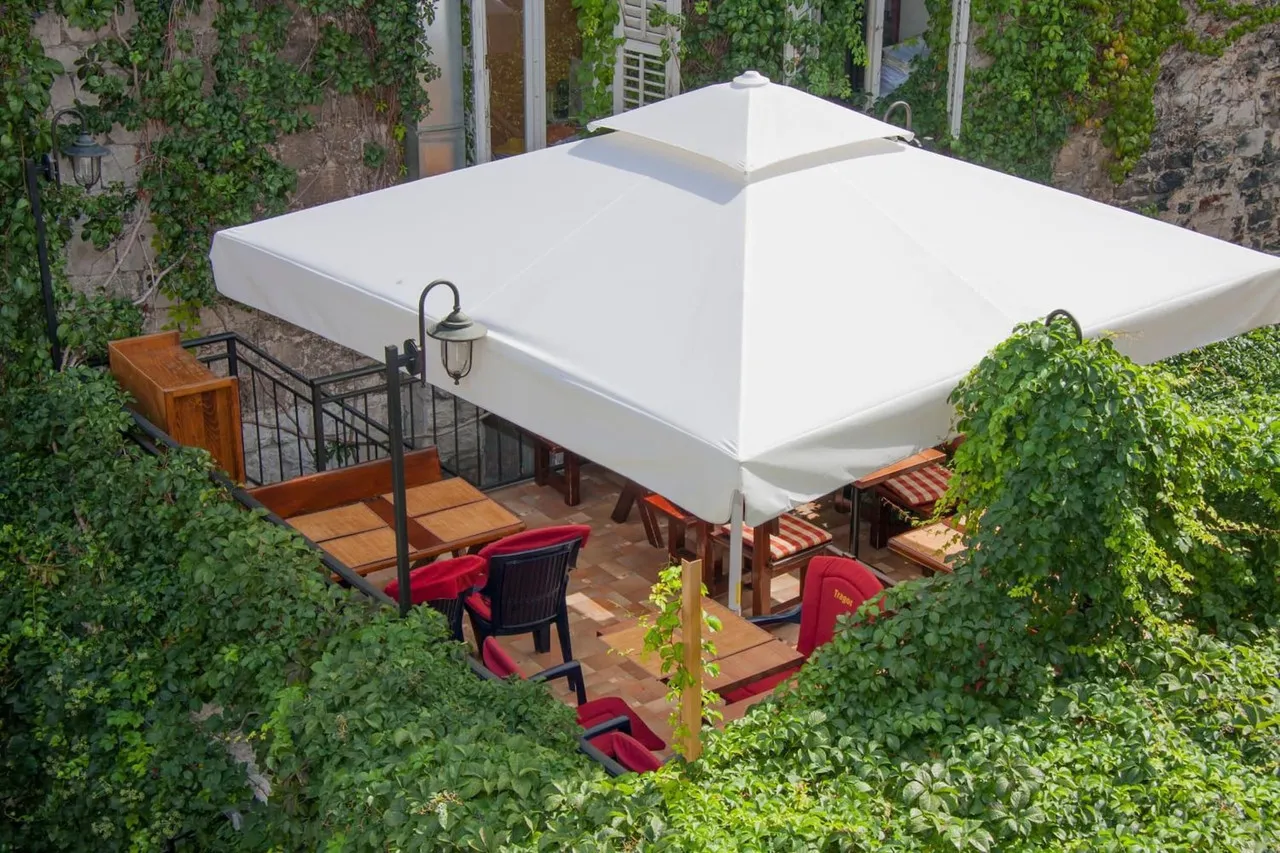 Hotel Tragos — rooms and atmosphere