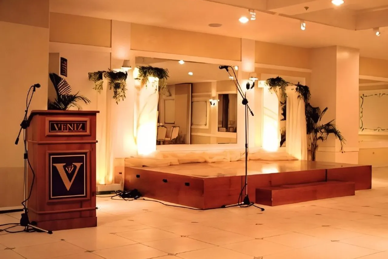 Hotel Veniz — rooms and atmosphere