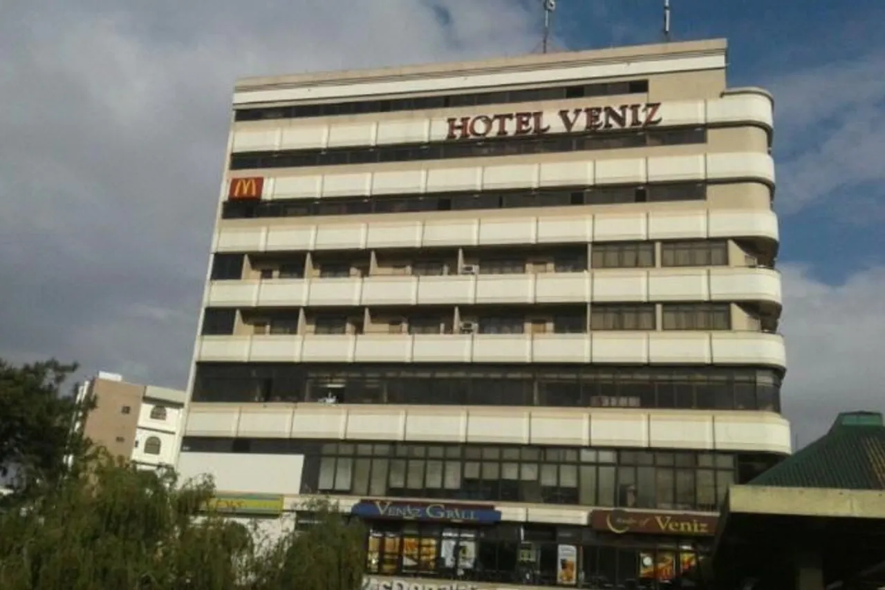 Hotel Veniz — rooms and atmosphere