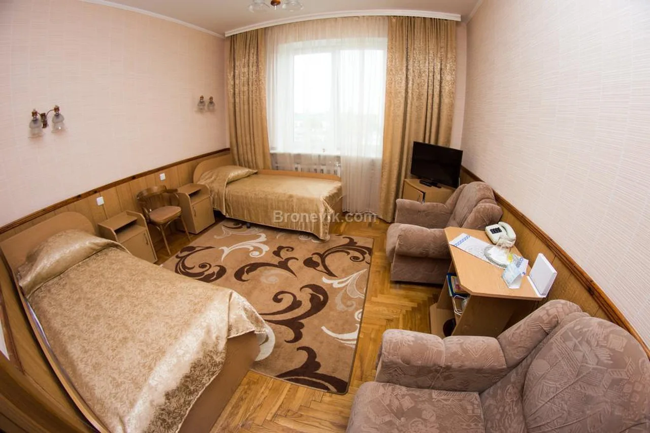 Hotel Vesta — ภาพห้องพักและบรรยากาศ