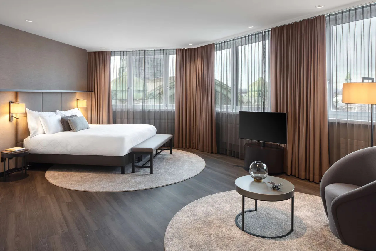 Hotel Victoria Basel — rooms and atmosphere