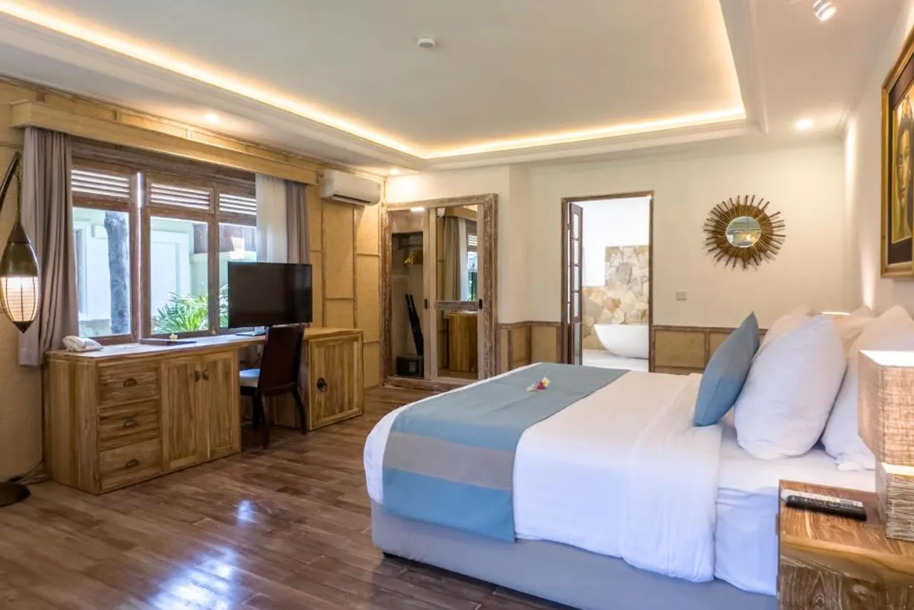Hotel Vila Ombak — rooms and atmosphere