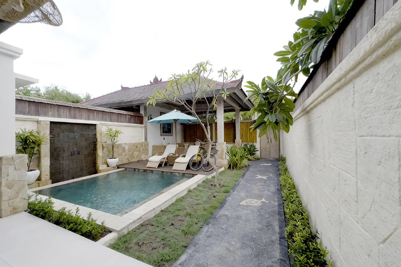 Hotel Vila Ombak — rooms and atmosphere