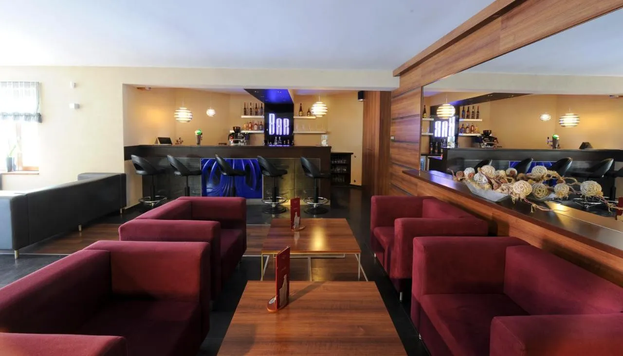 Hotel Villa Völgy Wellness & Konferencia — rooms and atmosphere