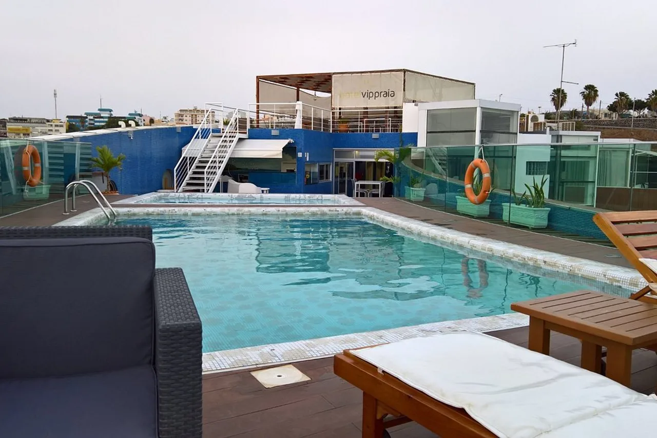 Hotel VIP Praia — rooms and atmosphere