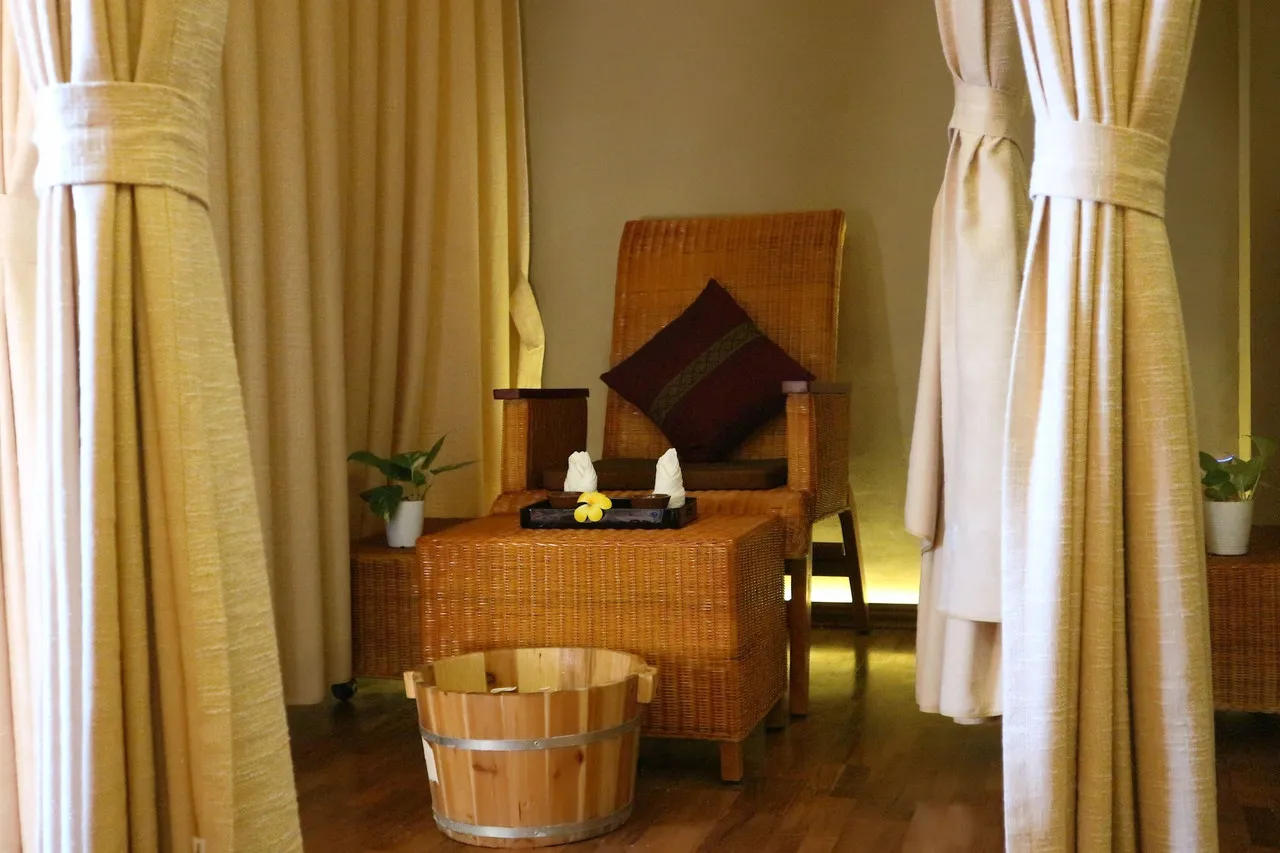 Hotel Yadanarbon Mandalay — rooms and atmosphere