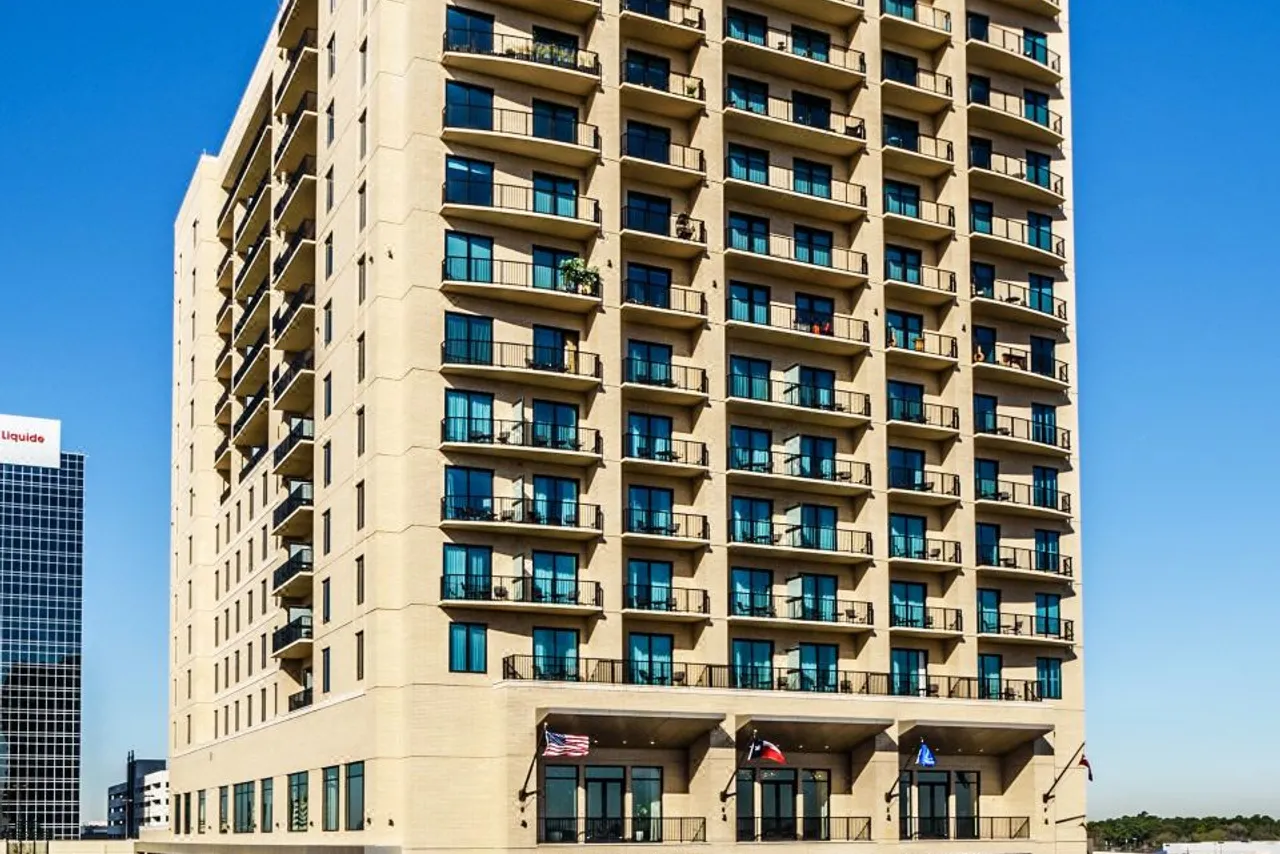 Hotel ZaZa Houston Memorial City — rooms and atmosphere