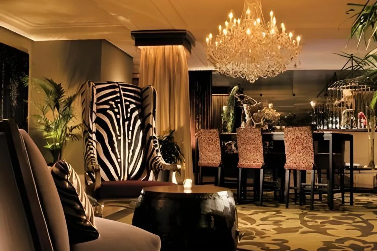 Hotel ZaZa Houston Museum District — rooms and atmosphere
