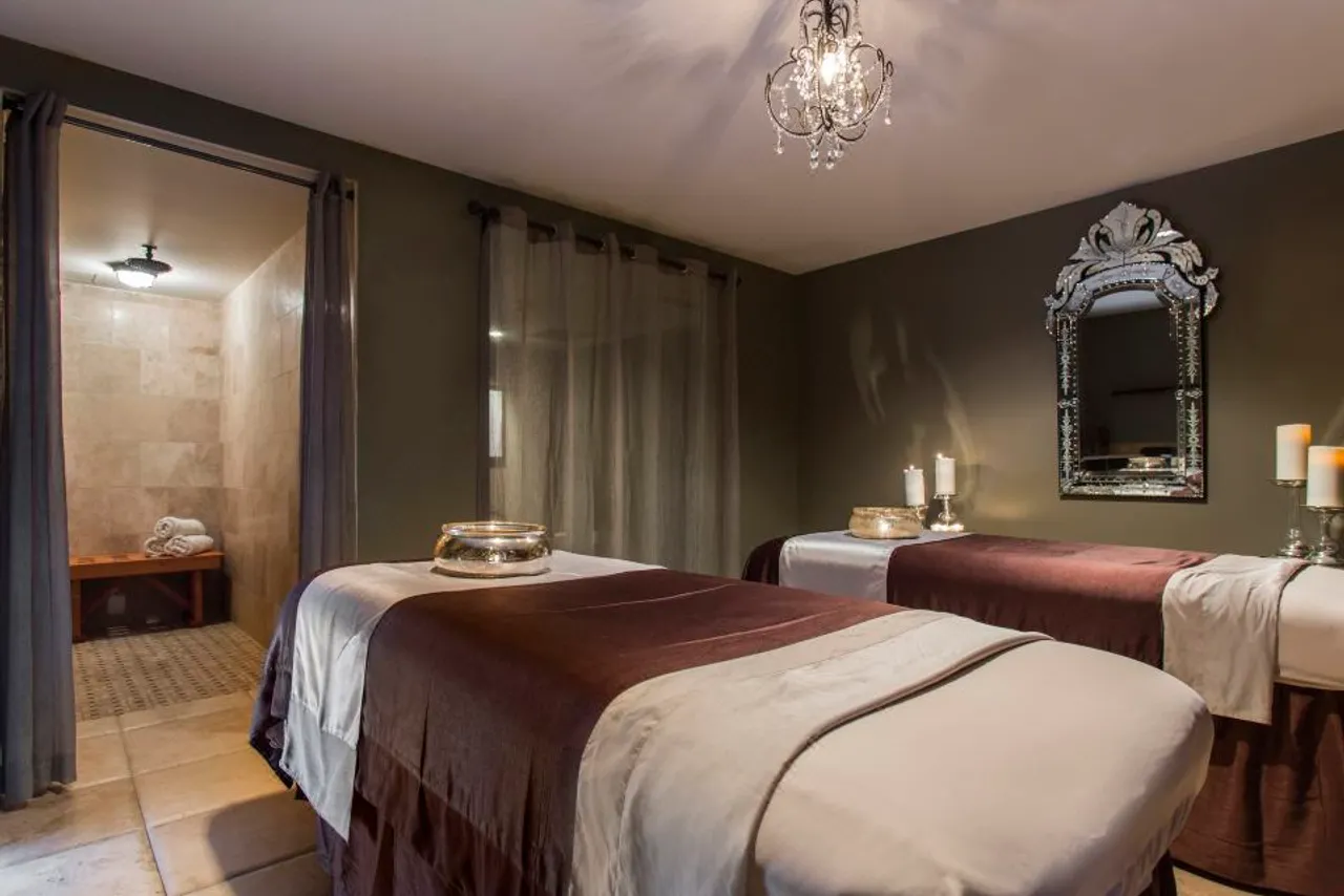 Hotel ZaZa Houston Museum District — rooms and atmosphere