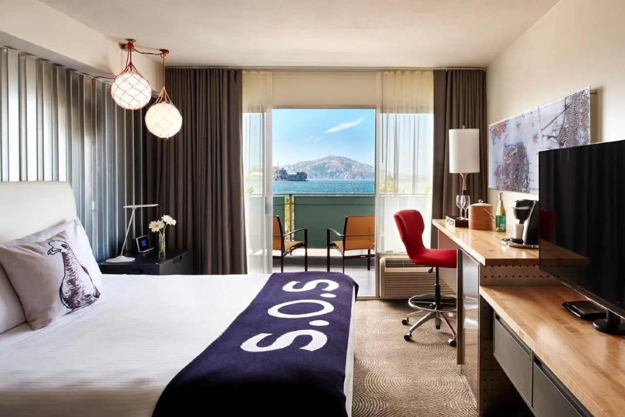 Hotel Zephyr San Francisco — rooms and atmosphere