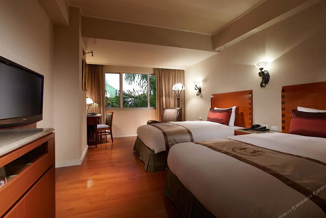Hualien Charming City Hotel — rooms and atmosphere