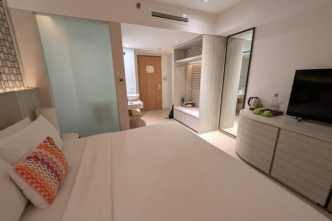 Hue Hotels and Resorts Puerto Princesa Managed by HII — rooms and atmosphere