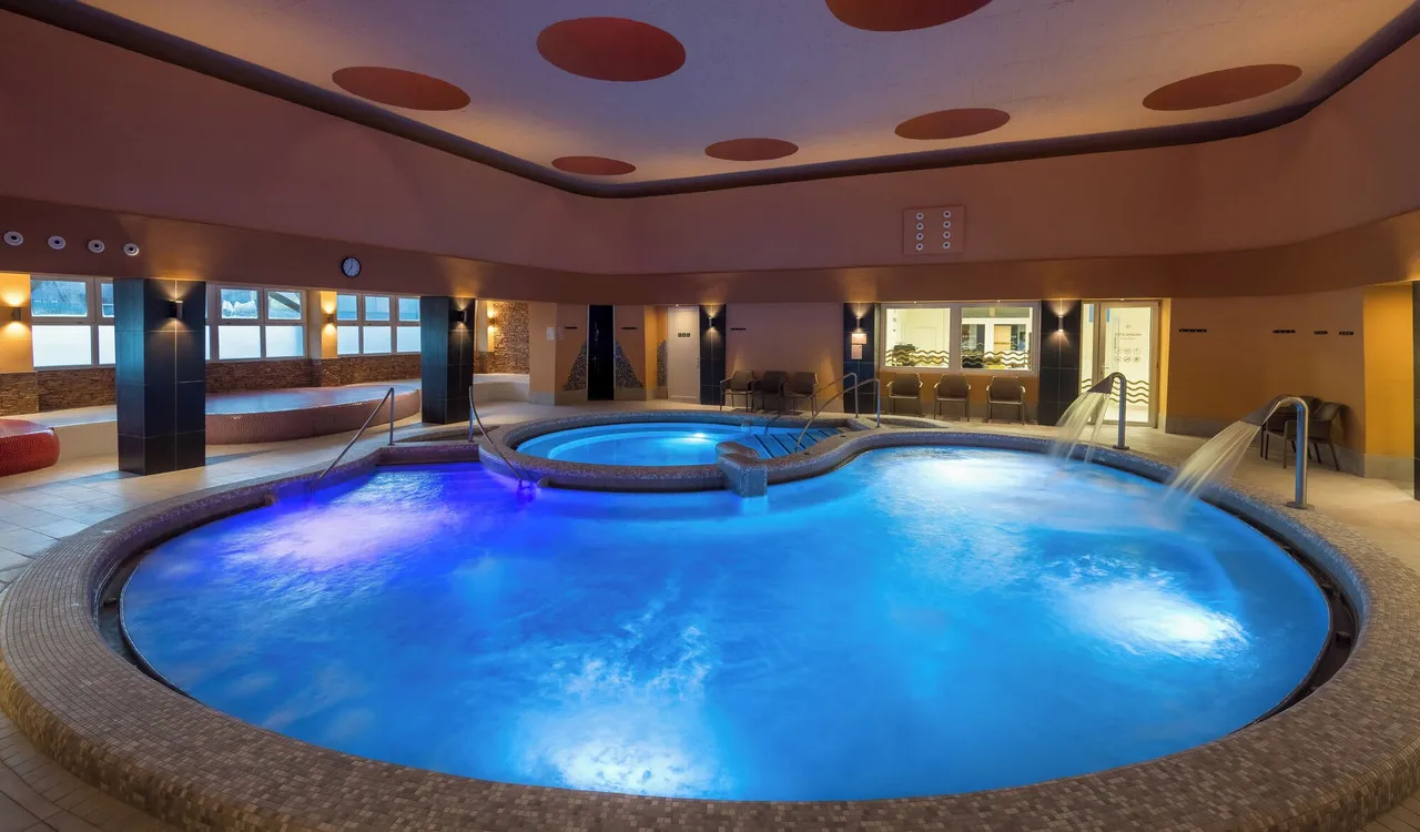 Hunguest Hotel Flóra — rooms and atmosphere