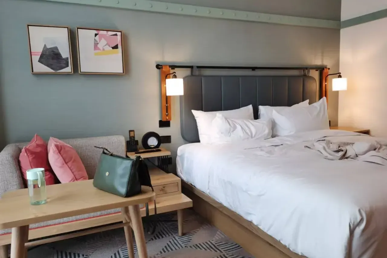 Hyatt Centric Rittenhouse Square Philadelphia — rooms and atmosphere