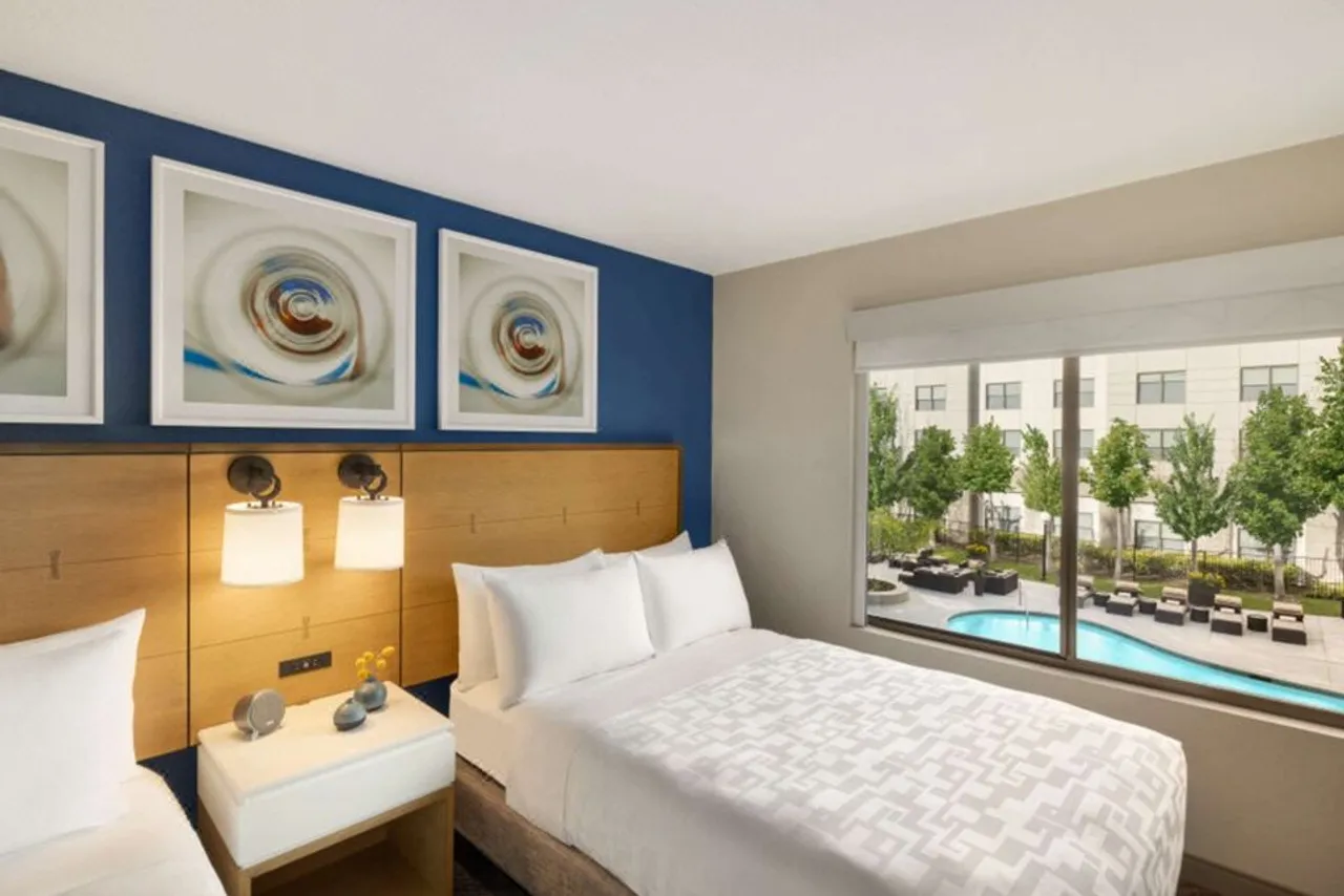 Hyatt Centric Santa Clara Silicon Valley — rooms and atmosphere
