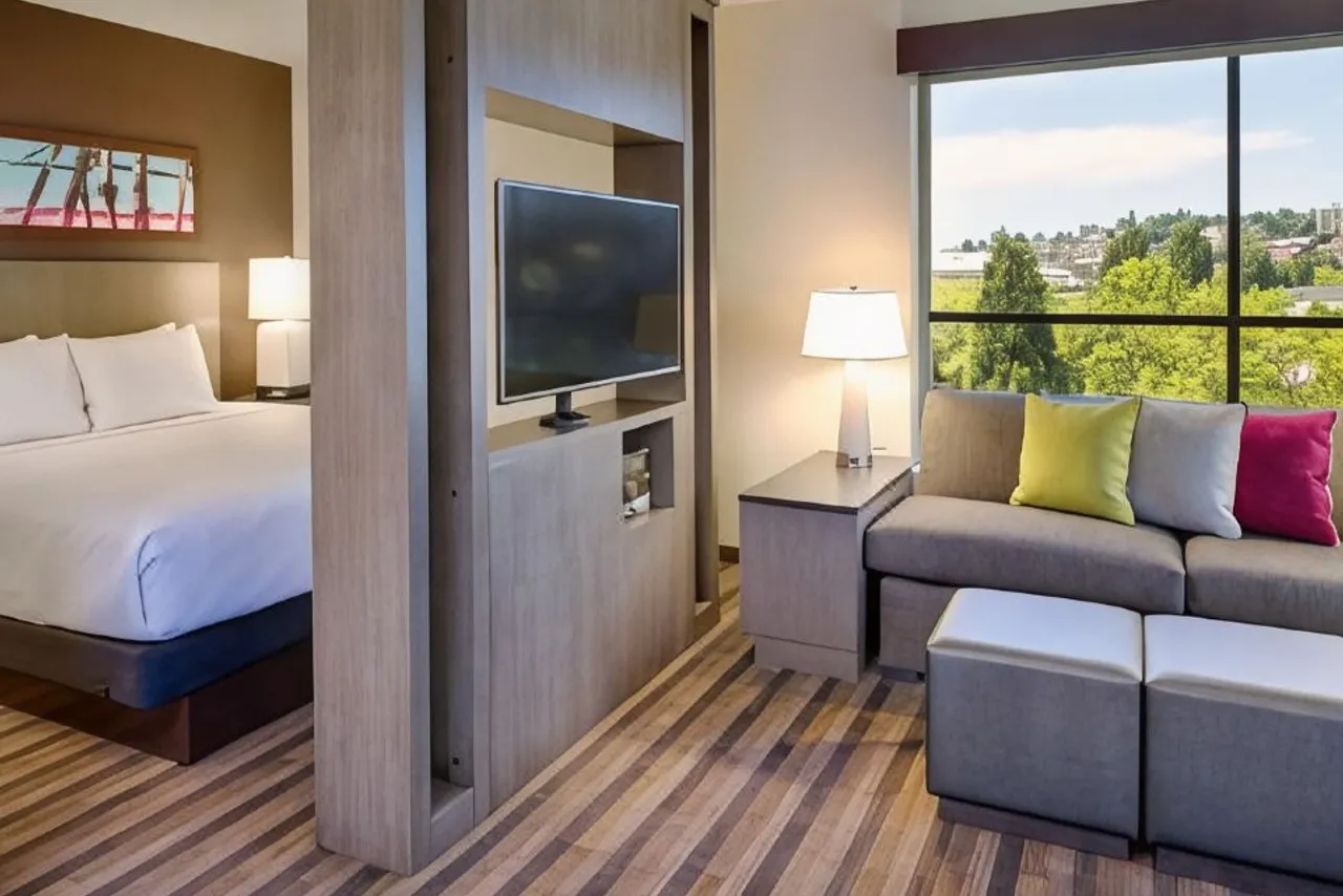 Hyatt House Seattle/Downtown — rooms and atmosphere