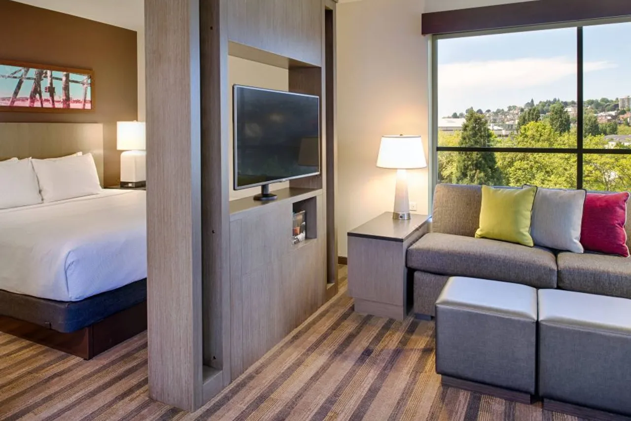 Hyatt House Seattle/Downtown — rooms and atmosphere