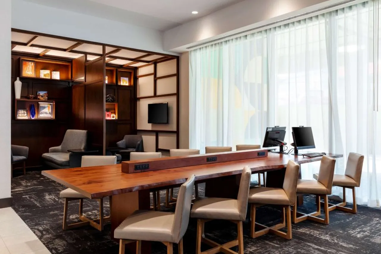 Hyatt Place Atlanta / Centennial Park — rooms and atmosphere