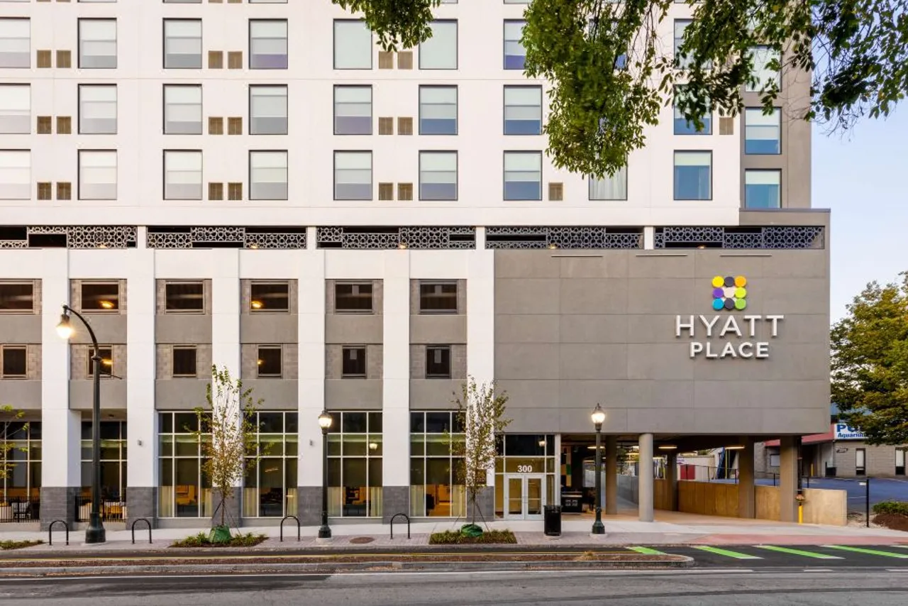 Hyatt Place Atlanta / Centennial Park — rooms and atmosphere