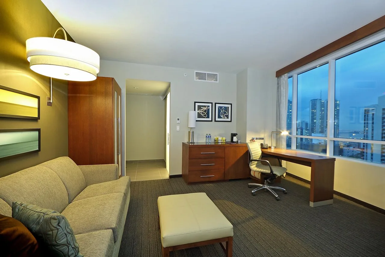 Hyatt Place Panama City/Downtown — rooms and atmosphere