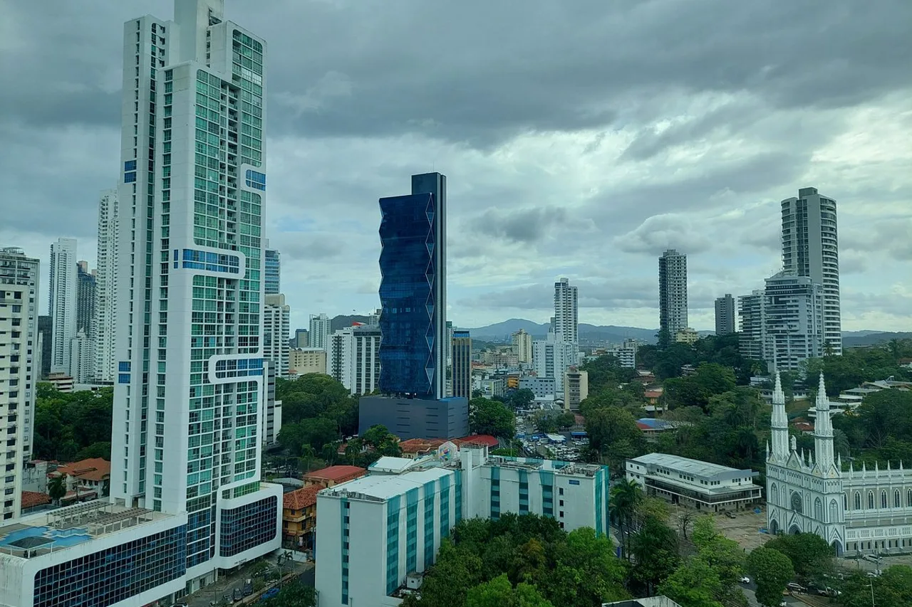 Hyatt Place Panama City/Downtown — rooms and atmosphere