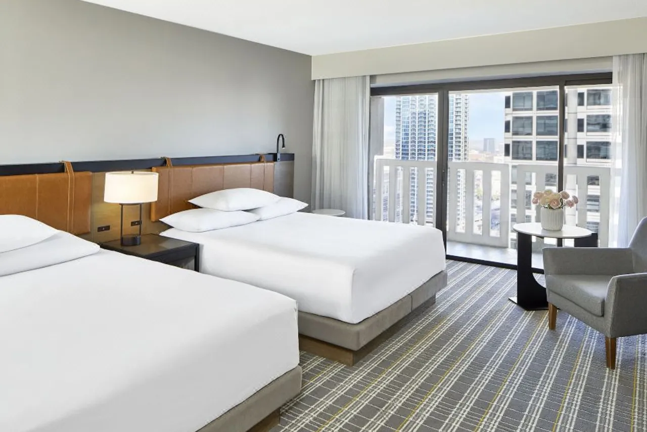 Hyatt Regency Atlanta — rooms and atmosphere
