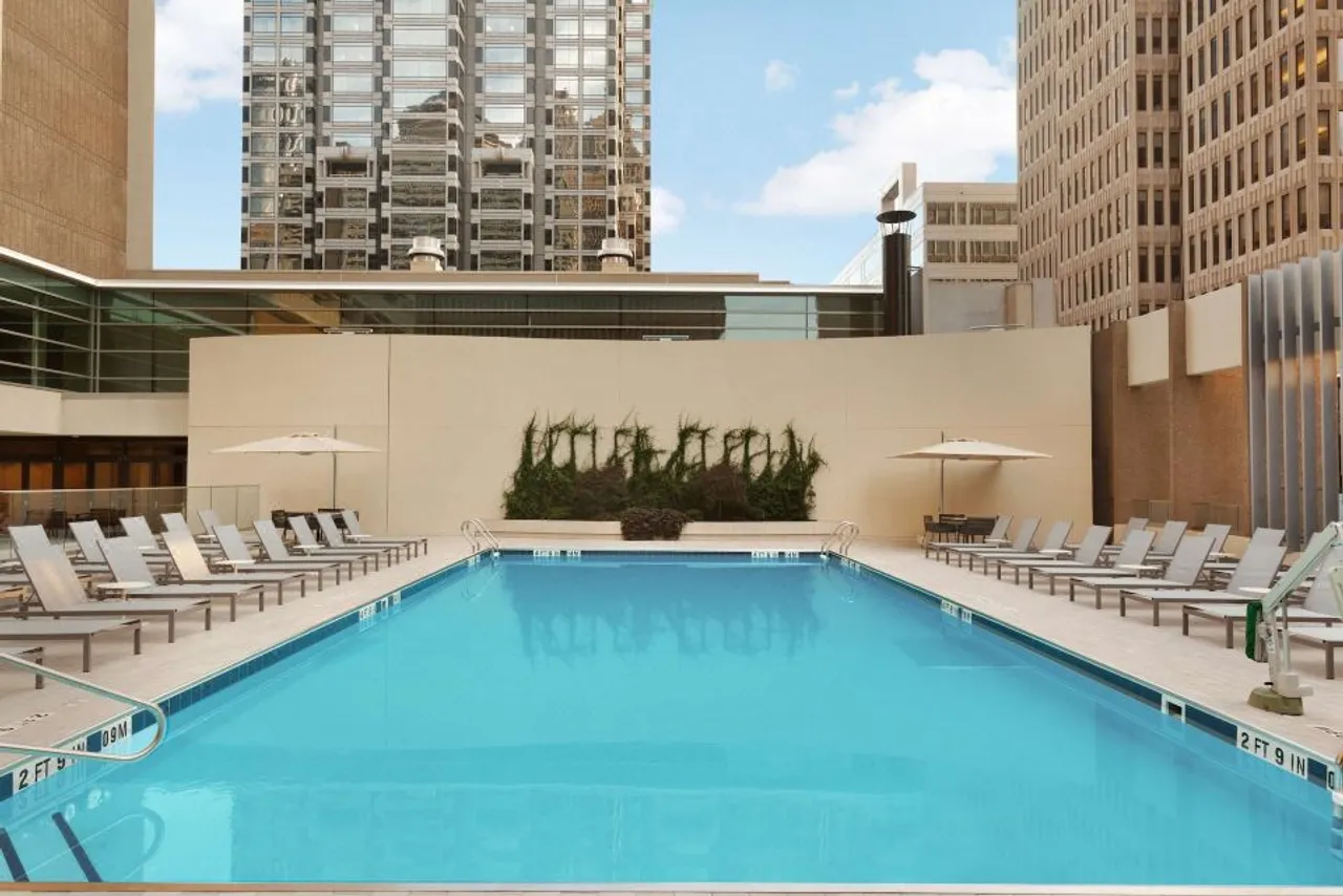 Hyatt Regency Atlanta — rooms and atmosphere