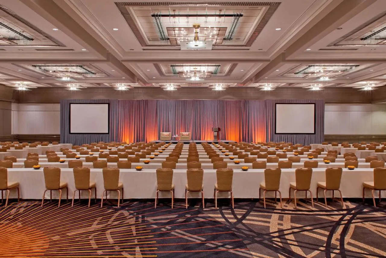 Hyatt Regency Atlanta — rooms and atmosphere