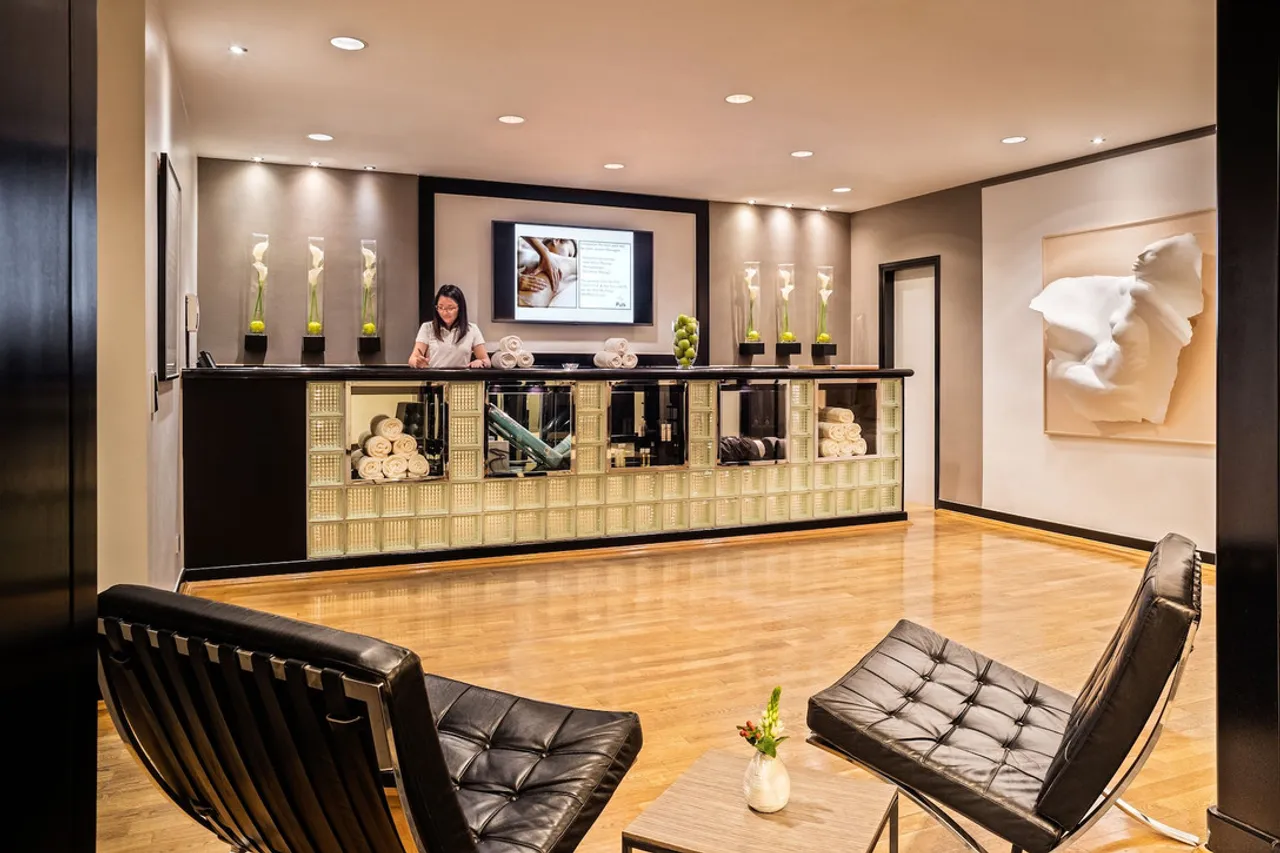 Hyatt Regency Cologne — ภาพห้องพักและบรรยากาศ