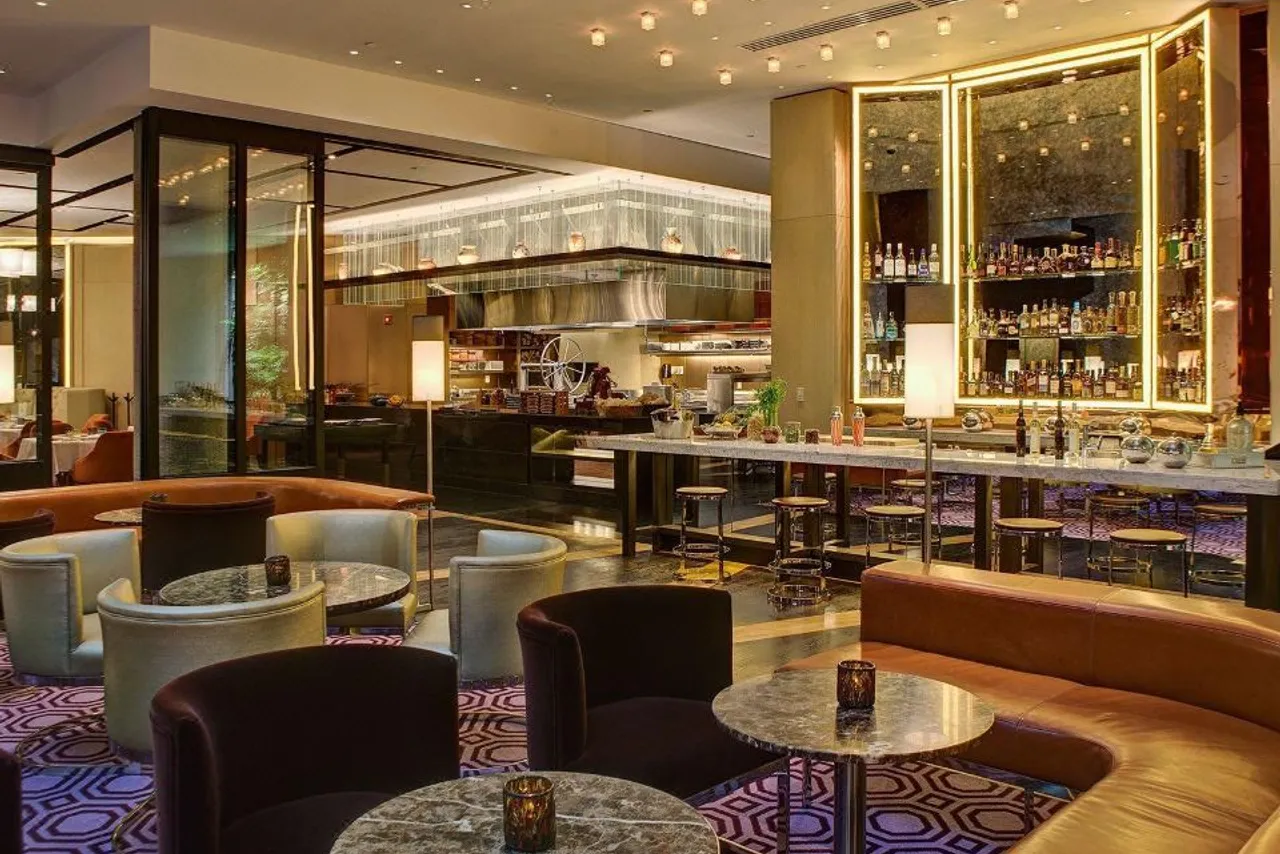 Hyatt Regency Mexico City — rooms and atmosphere