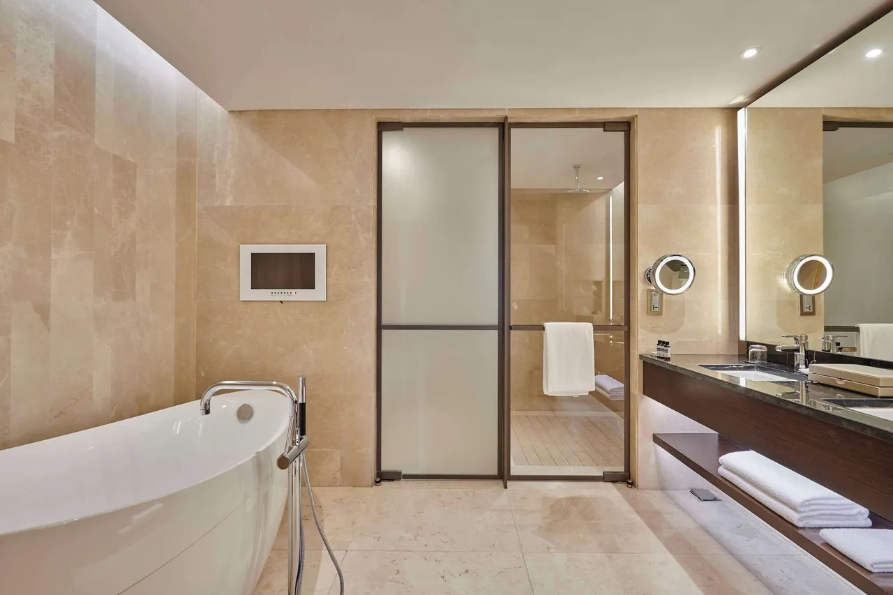 Hyatt Regency Riyadh Olaya — rooms and atmosphere