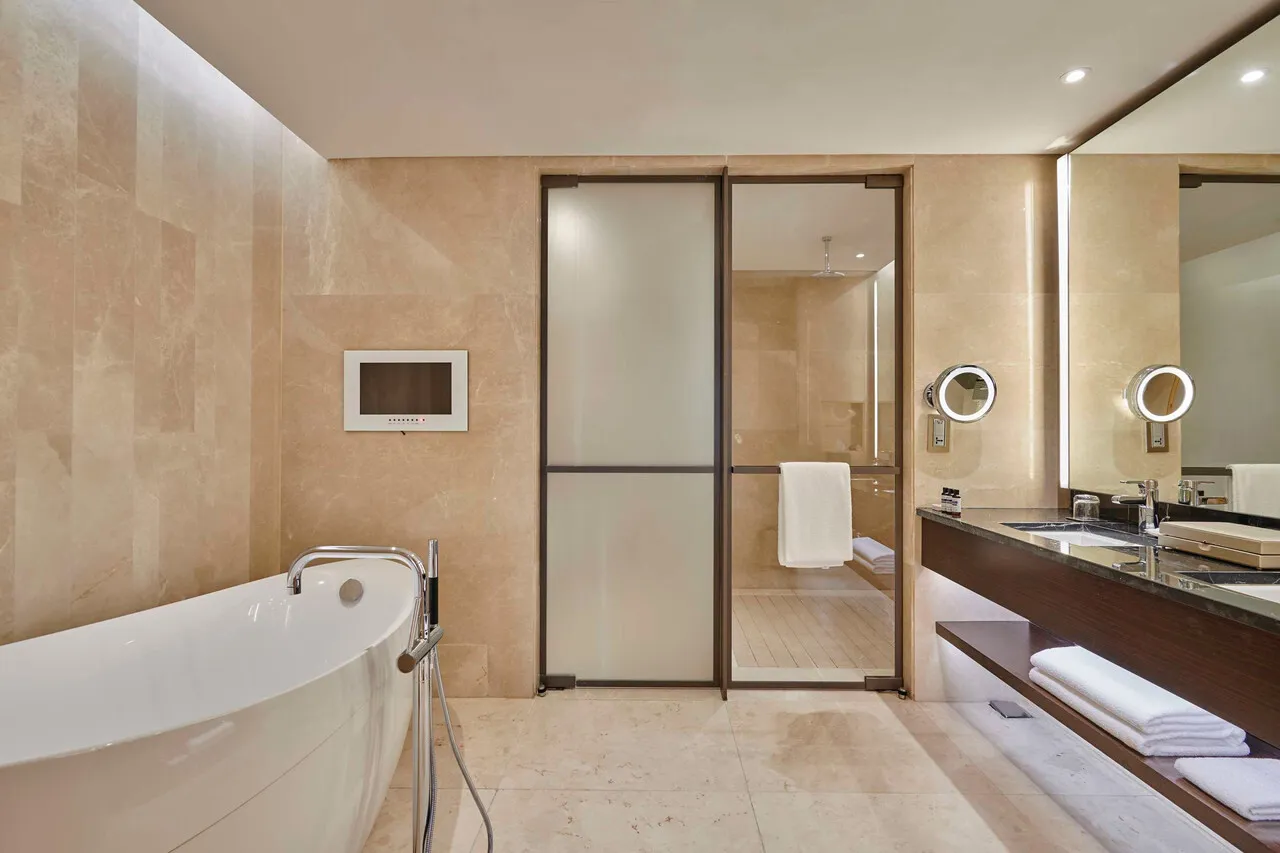 Hyatt Regency Riyadh Olaya — rooms and atmosphere