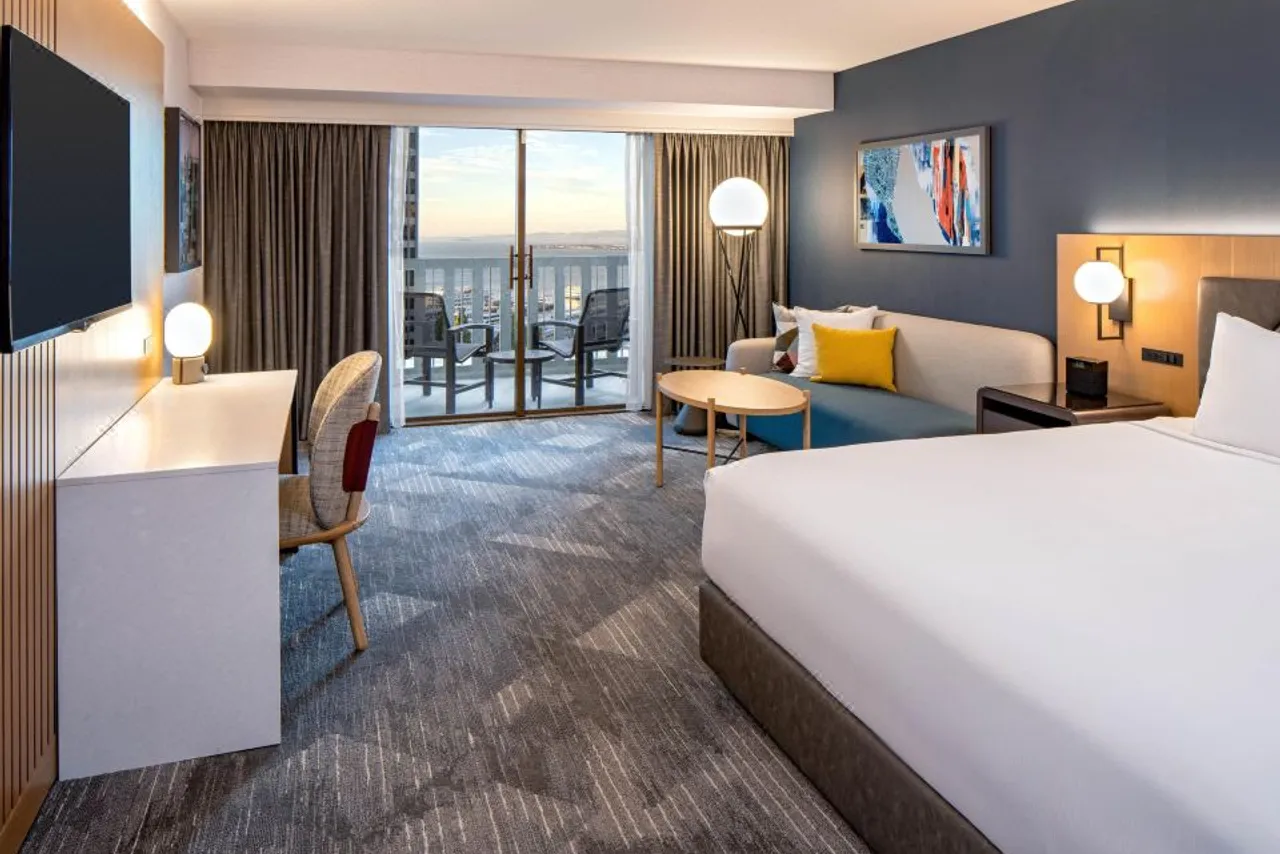 Hyatt Regency San Francisco — rooms and atmosphere