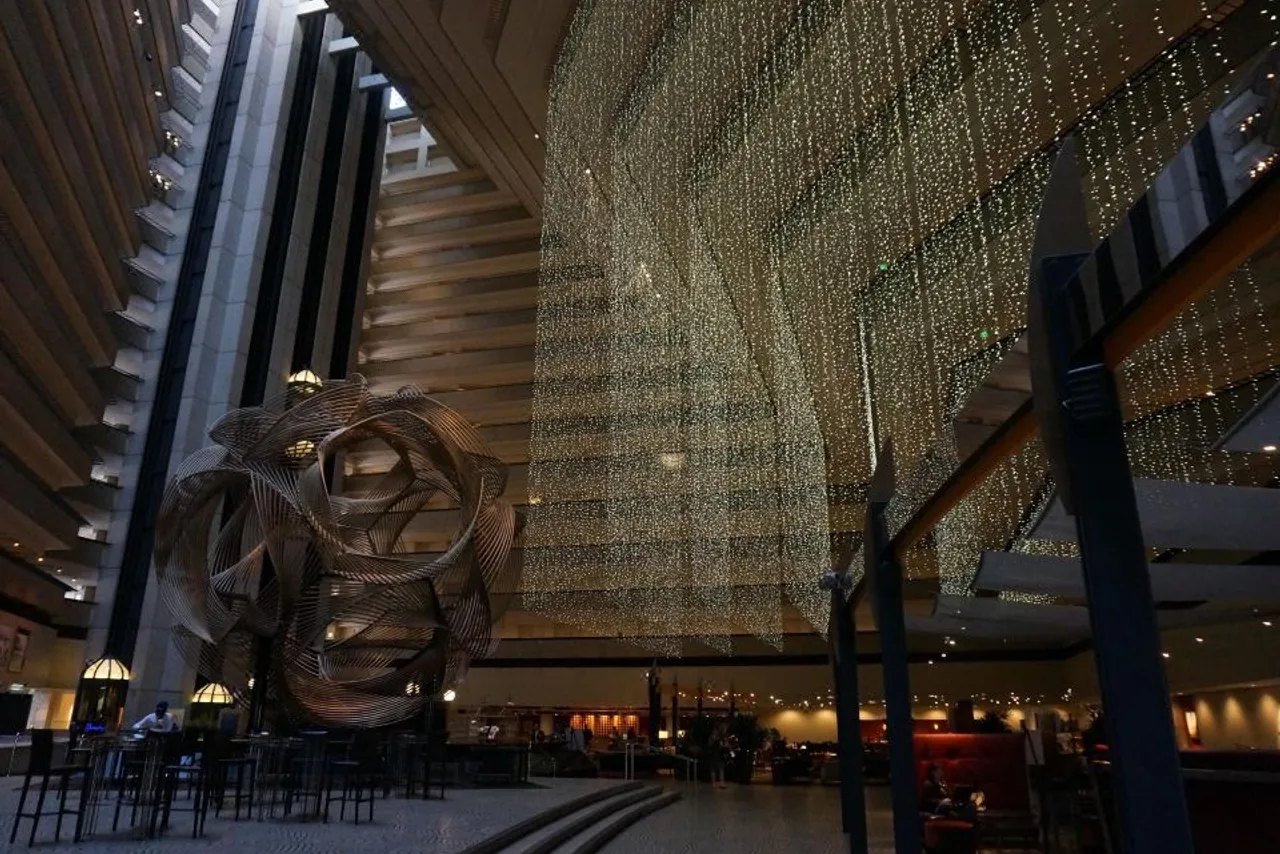 Hyatt Regency San Francisco — rooms and atmosphere