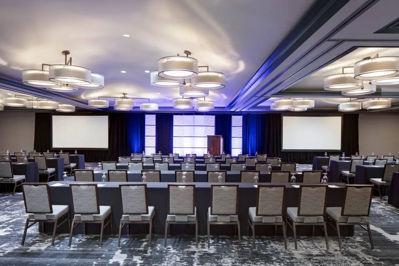 Hyatt Regency Santa Clara — rooms and atmosphere