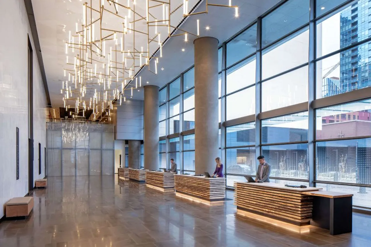 Hyatt Regency Seattle — rooms and atmosphere