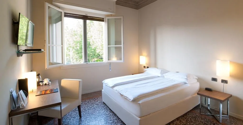 I Portici Hotel — ภาพห้องพักและบรรยากาศ
