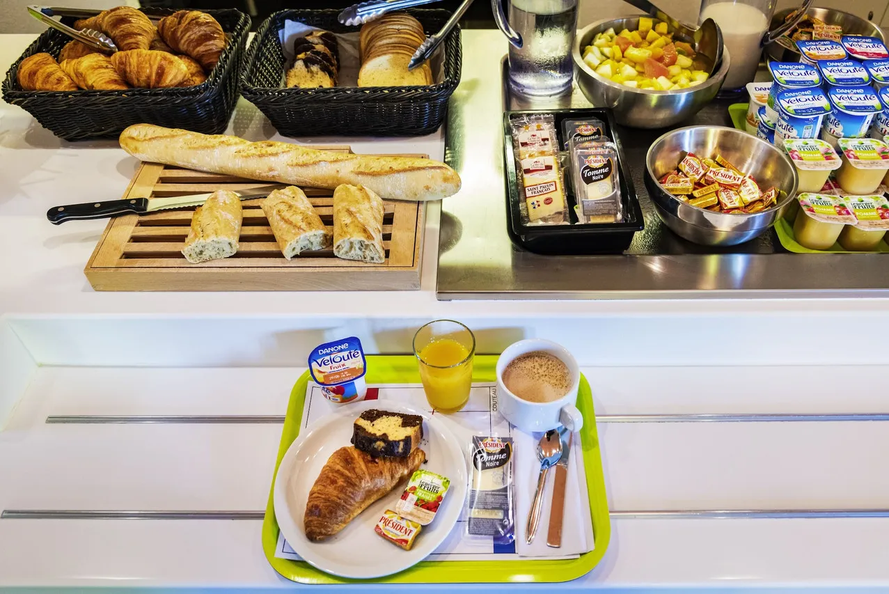 ibis budget Bordeaux Centre Gare Saint Jean — rooms and atmosphere
