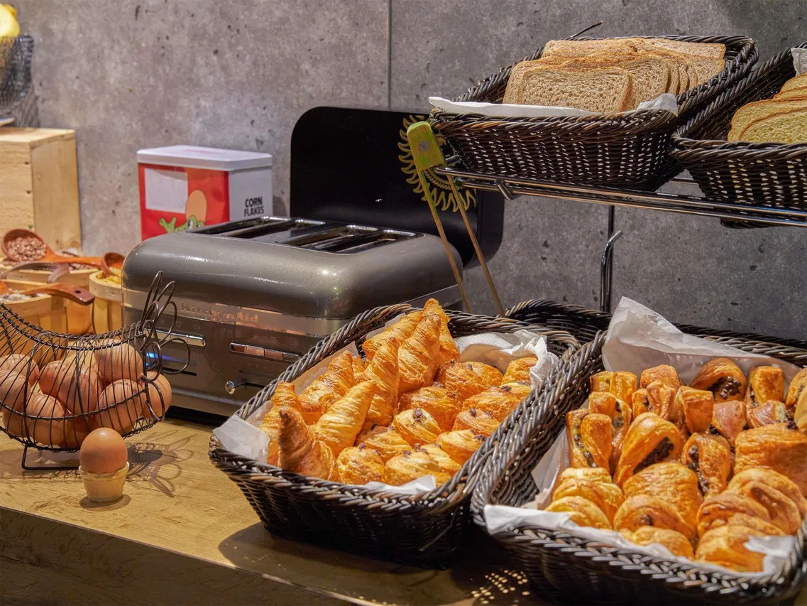 ibis budget Bordeaux Centre Gare Saint Jean — rooms and atmosphere