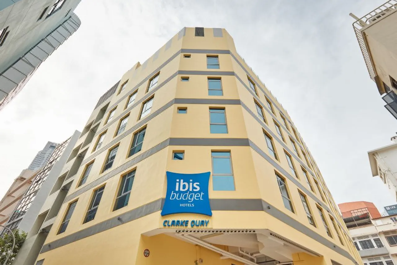 ibis budget Singapore Clarke Quay — rooms and atmosphere