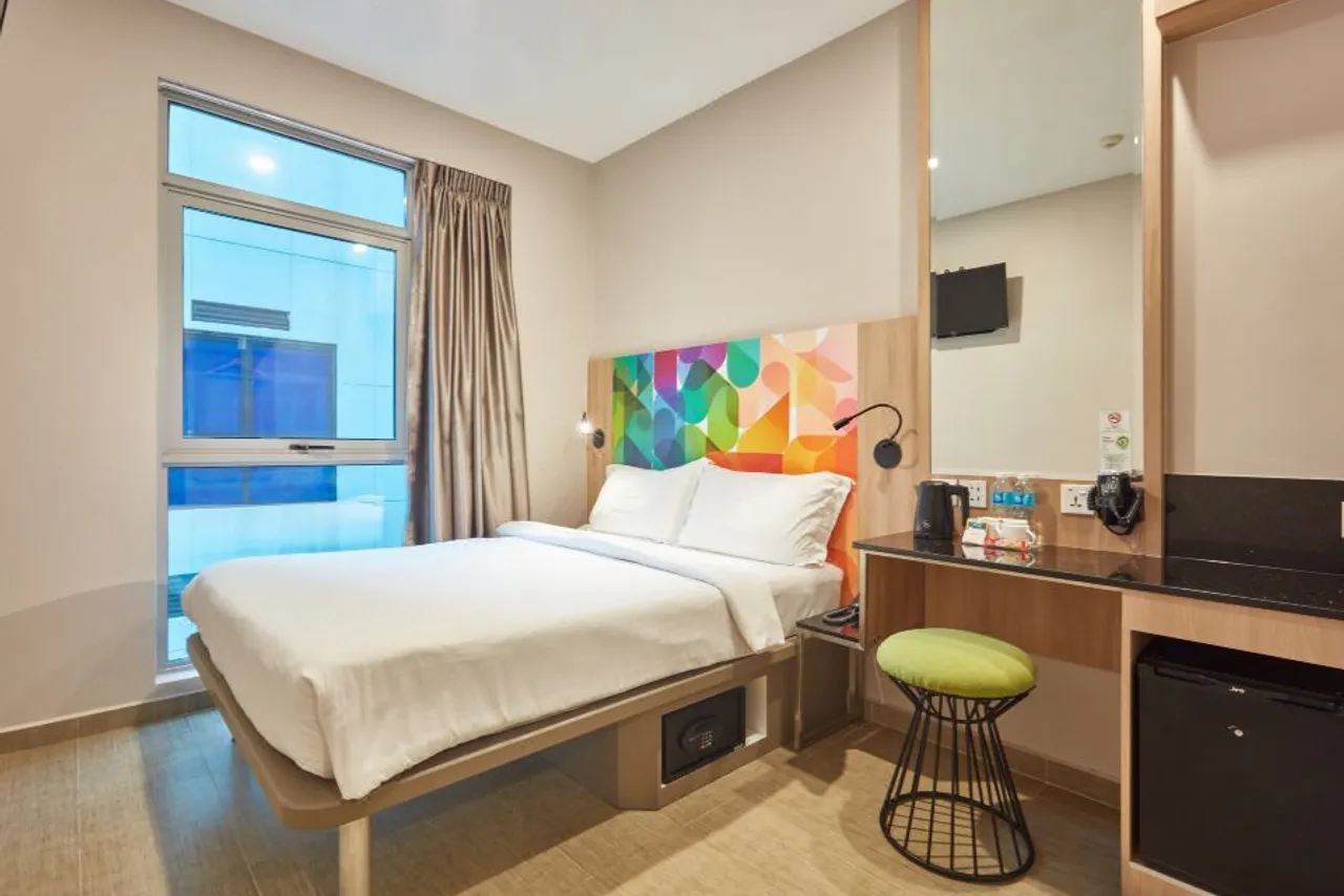 ibis budget Singapore Clarke Quay — rooms and atmosphere