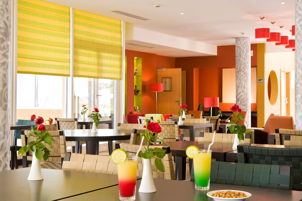 Ibis Cotonou — rooms and atmosphere