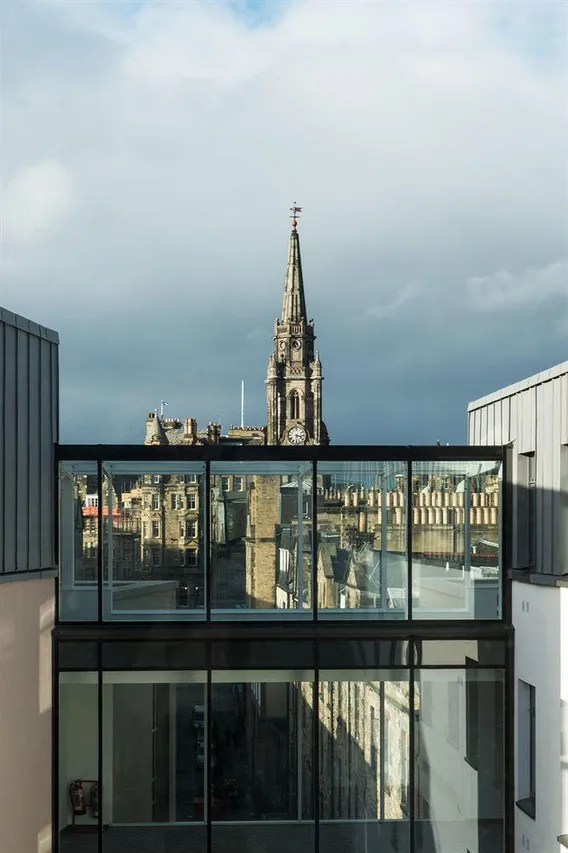 ibis Edinburgh Centre South Bridge – Royal Mile — rooms and atmosphere