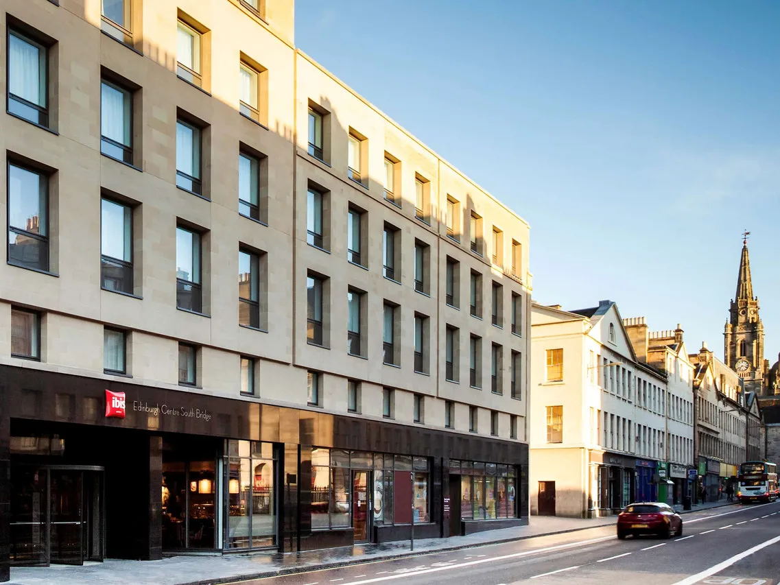 ibis Edinburgh Centre South Bridge – Royal Mile — rooms and atmosphere