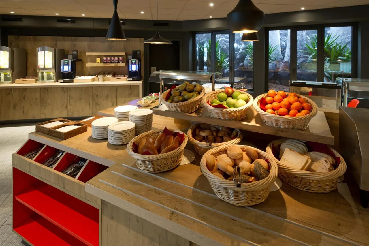 ibis Gent Centrum St-Baafs Kathedraal — rooms and atmosphere