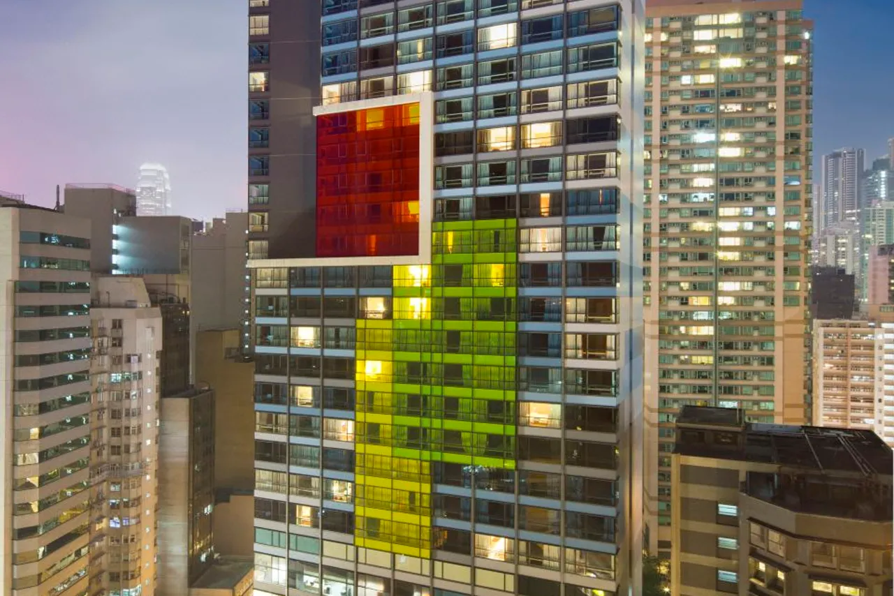 ibis Hong Kong Central and Sheung Wan Hotel — rooms and atmosphere